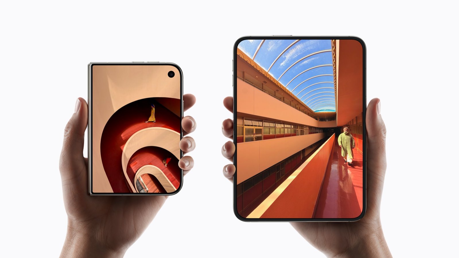 접었을 때의 iPhone Duo. 색상은 스타 화이트와 나이트 스카이 (사진: Apple)