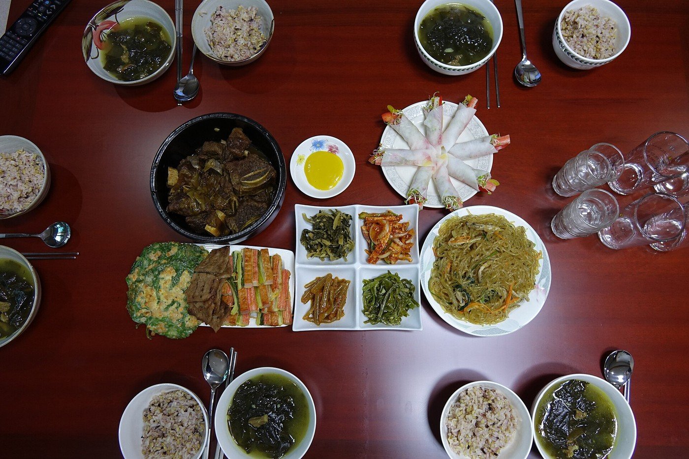 한식 상차림 (자료사진, 사진: 최광모 (Choe Kwangmo) / CC0, 위키미디어 공용)
